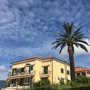 Ada Hotel